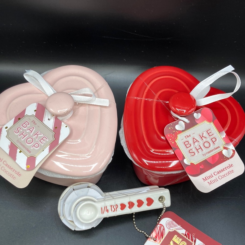Heart shaped Mini Casserole dish bundle & matching measuring spoons